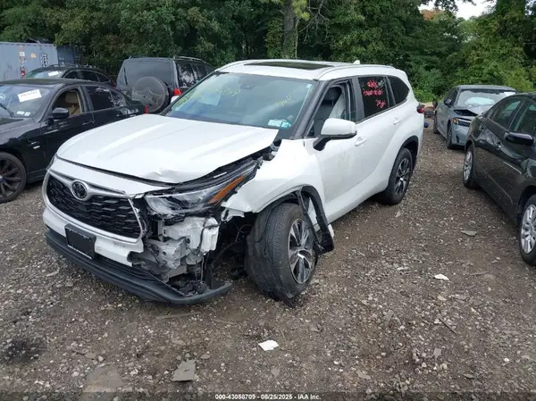 5TDKDRBH5PS003228 2023 TOYOTA HIGHLANDER - Image 2