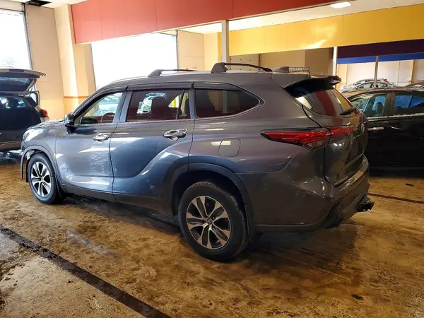 5TDKDRBH5PS004122 2023 TOYOTA HIGHLANDER - Image 2
