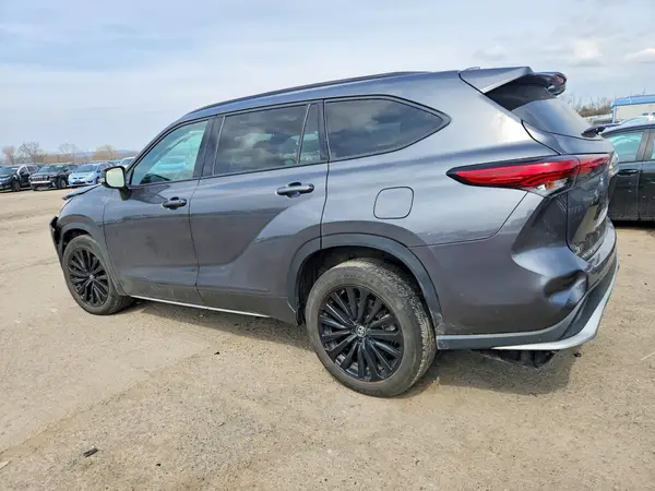 5TDKDRBH5PS004637 2023 TOYOTA HIGHLANDER - Image 2