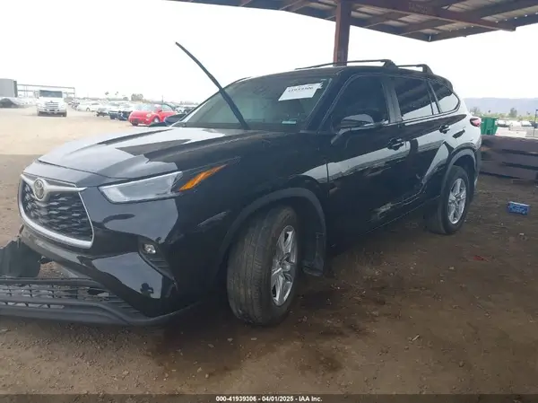 5TDKDRBH5PS012348 2023 TOYOTA HIGHLANDER - Image 2