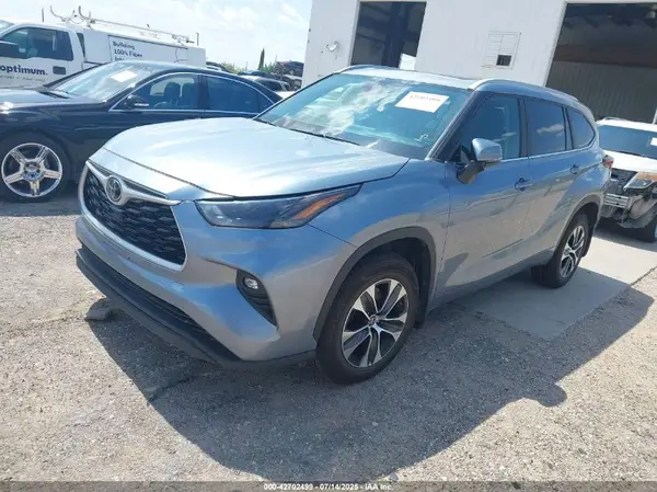5TDKDRBH5PS012608 2023 TOYOTA HIGHLANDER - Image 2