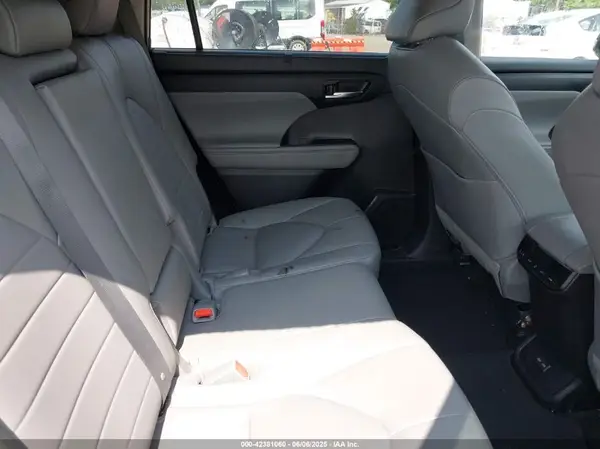 5TDKDRBH5PS013127 2023 TOYOTA HIGHLANDER - Image 8