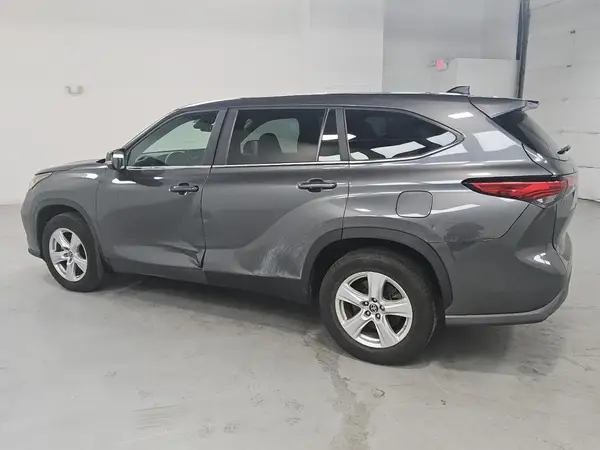 5TDKDRBH5PS015685 2023 TOYOTA HIGHLANDER - Image 2