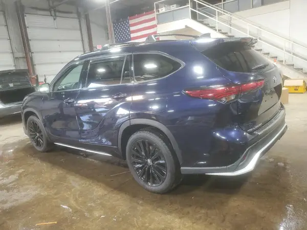 5TDKDRBH5PS017887 2023 TOYOTA HIGHLANDER - Image 2