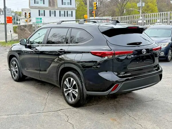 5TDKDRBH5PS022488 2023 TOYOTA HIGHLANDER - Image 2