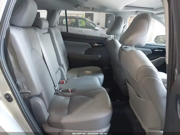5TDKDRBH5PS023401 2023 TOYOTA HIGHLANDER - Image 8