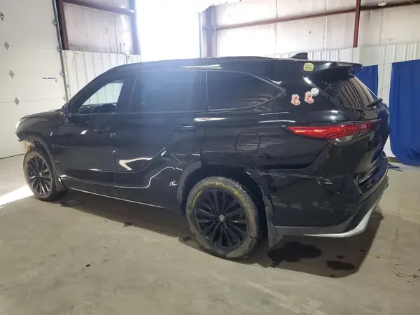 5TDKDRBH5PS024886 2023 TOYOTA HIGHLANDER - Image 2