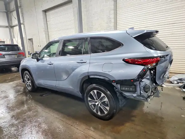5TDKDRBH5PS033166 2023 TOYOTA HIGHLANDER - Image 2