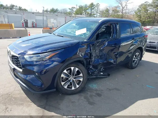 5TDKDRBH5PS035113 2023 TOYOTA HIGHLANDER - Image 2