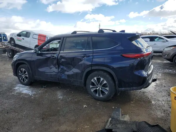 5TDKDRBH5PS500215 2023 TOYOTA HIGHLANDER - Image 2