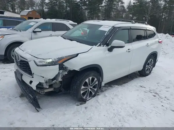 5TDKDRBH5PS502420 2023 TOYOTA HIGHLANDER - Image 2