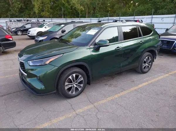 5TDKDRBH5PS502742 2023 TOYOTA HIGHLANDER - Image 2