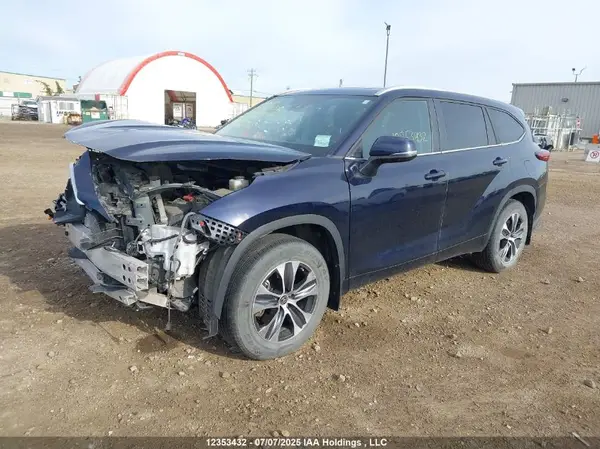 5TDKDRBH5PS503244 2023 TOYOTA HIGHLANDER - Image 2