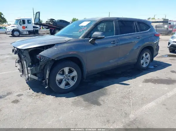 5TDKDRBH5PS503292 2023 TOYOTA HIGHLANDER - Image 2