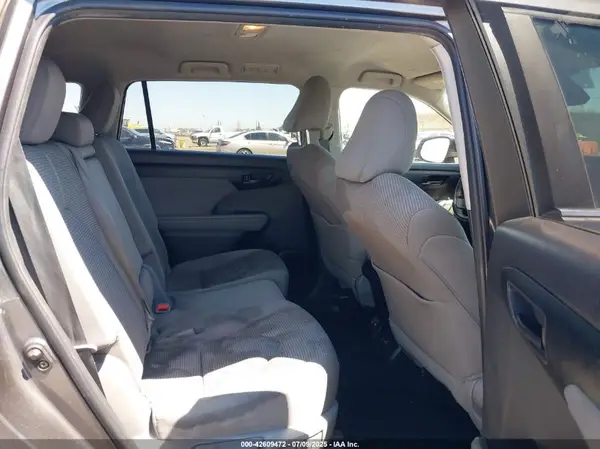 5TDKDRBH5PS503292 2023 TOYOTA HIGHLANDER - Image 8