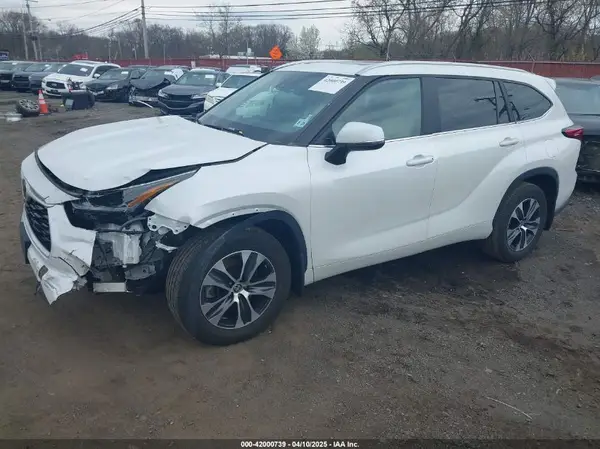 5TDKDRBH5PS508850 2023 TOYOTA HIGHLANDER - Image 2