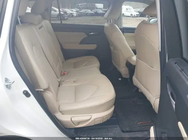 5TDKDRBH5PS508850 2023 TOYOTA HIGHLANDER - Image 8