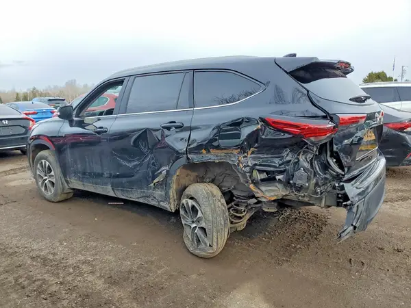 5TDKDRBH5PS511392 2023 TOYOTA HIGHLANDER - Image 2