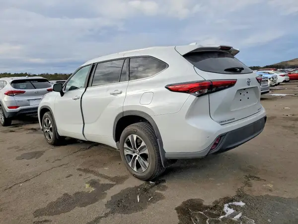 5TDKDRBH5PS515667 2023 TOYOTA HIGHLANDER - Image 2