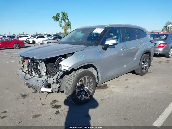 5TDKDRBH5PS519931 2023 TOYOTA HIGHLANDER - Image 2