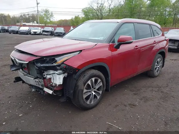 5TDKDRBH5PS523204 2023 TOYOTA HIGHLANDER - Image 2