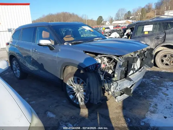5TDKDRBH5RS529572 2024 TOYOTA HIGHLANDER - Image 1