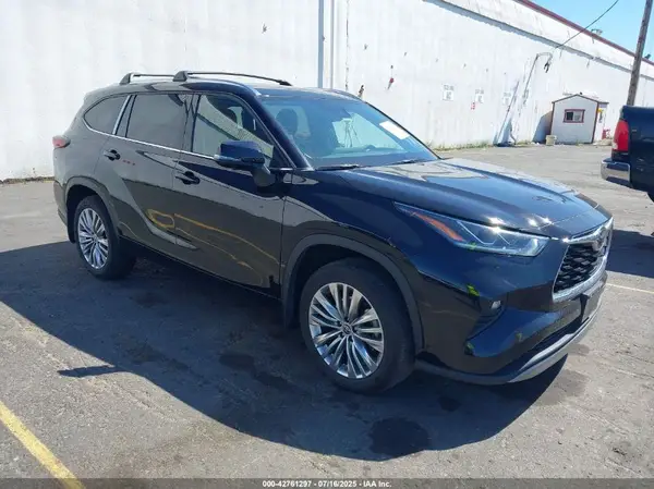 5TDKDRBH5RS529829 2024 TOYOTA HIGHLANDER - Image 1