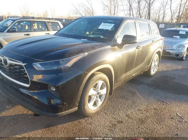 5TDKDRBH5RS536019 2024 TOYOTA HIGHLANDER - Image 2