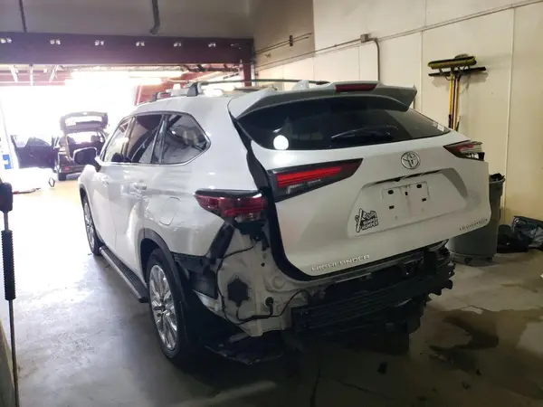 5TDKDRBH5RS537607 2024 TOYOTA HIGHLANDER - Image 2