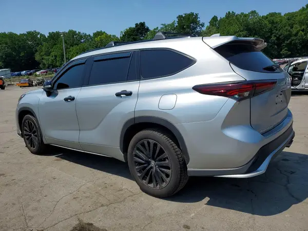 5TDKDRBH5RS546632 2024 TOYOTA HIGHLANDER - Image 2