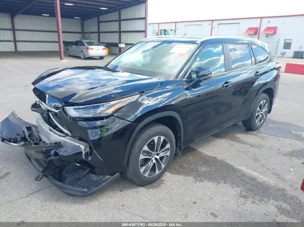 5TDKDRBH5RS546744 2024 TOYOTA HIGHLANDER - Image 2