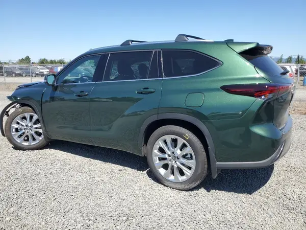 5TDKDRBH5RS549319 2024 TOYOTA HIGHLANDER - Image 2