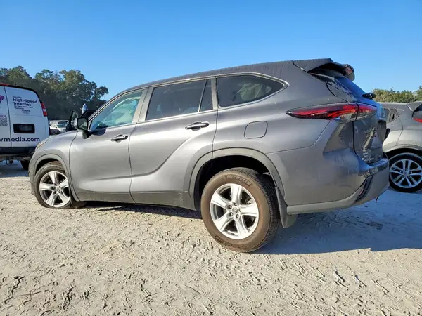 5TDKDRBH5RS550678 2024 TOYOTA HIGHLANDER - Image 2