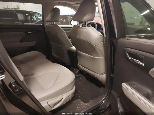 5TDKDRBH5RS553290 2024 TOYOTA HIGHLANDER - Image 8