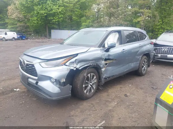 5TDKDRBH5RS562216 2024 TOYOTA HIGHLANDER - Image 2