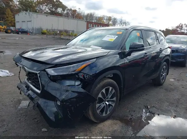 5TDKDRBH5RS564564 2024 TOYOTA HIGHLANDER - Image 2