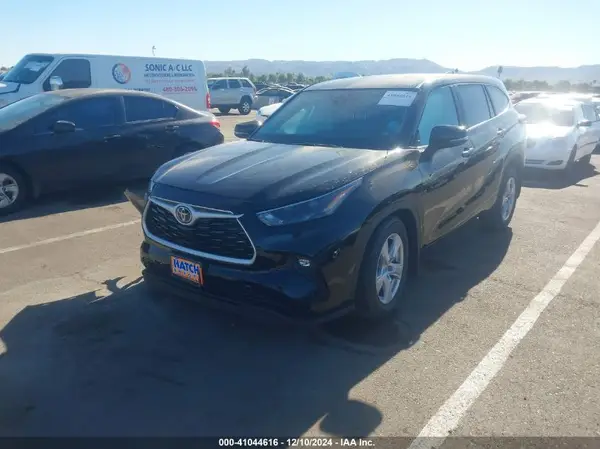 5TDKDRBH5RS565617 2024 TOYOTA HIGHLANDER - Image 2