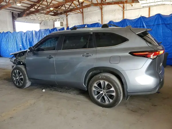 5TDKDRBH5RS565875 2024 TOYOTA HIGHLANDER - Image 2