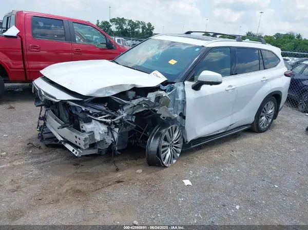 5TDKDRBH5RS569473 2024 TOYOTA HIGHLANDER - Image 1