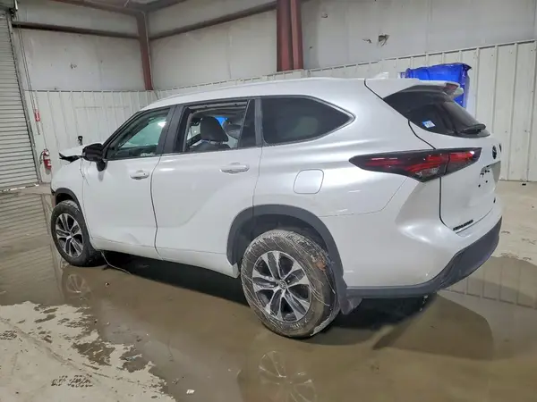 5TDKDRBH5RS573670 2024 TOYOTA HIGHLANDER - Image 2