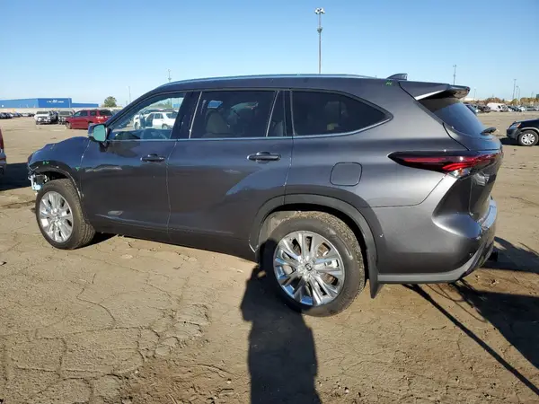 5TDKDRBH5RS575029 2024 TOYOTA HIGHLANDER - Image 2