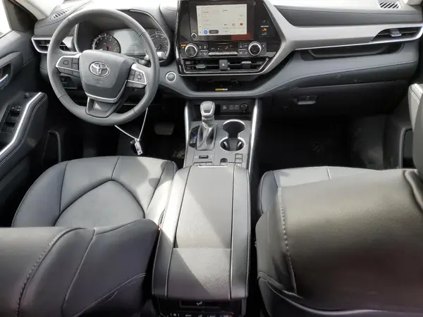 5TDKDRBH5SS575652 2025 TOYOTA HIGHLANDER - Image 8