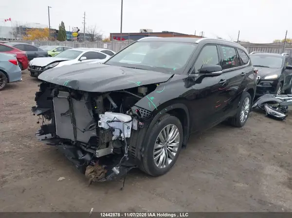 5TDKDRBH5SS584318 2025 TOYOTA HIGHLANDER - Image 2