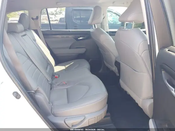 5TDKDRBH5TS596308 2026 TOYOTA HIGHLANDER - Image 8