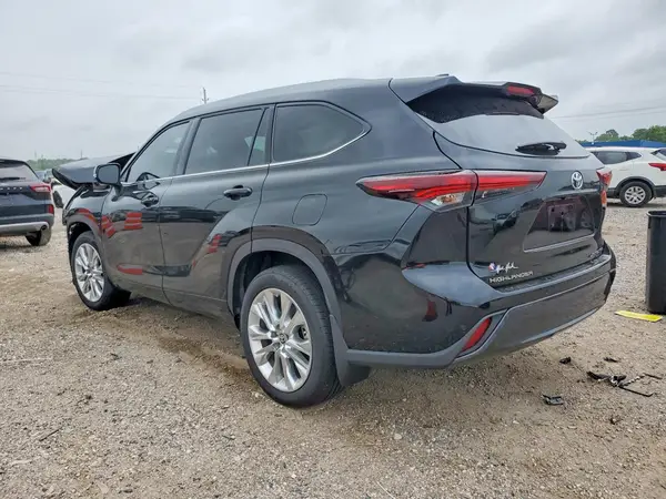 5TDKDRBH5TS597412 2026 TOYOTA HIGHLANDER - Image 2