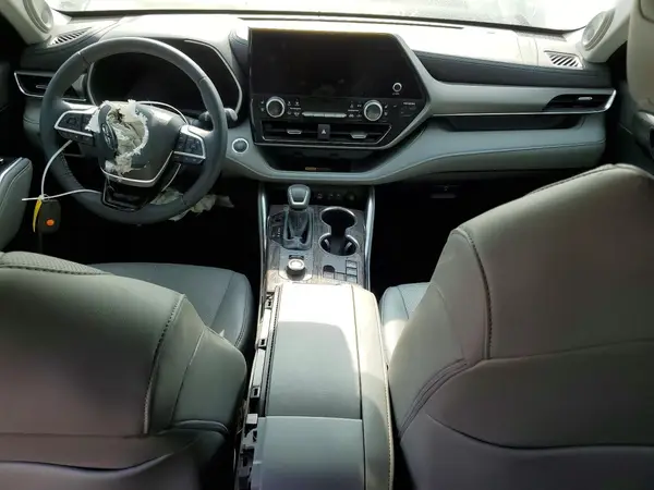 5TDKDRBH5TS59741X 2026 TOYOTA HIGHLANDER - Image 8