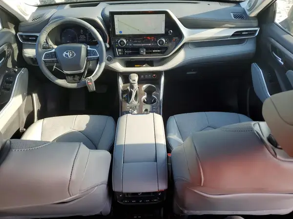 5TDKDRBH5TS597622 2026 TOYOTA HIGHLANDER - Image 8