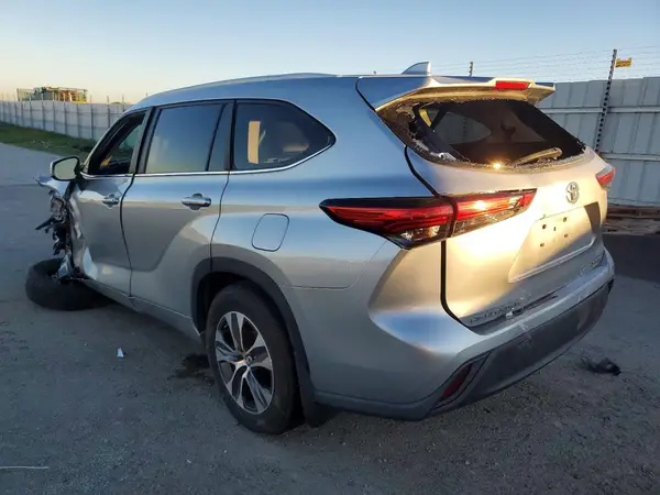 5TDKDRBH6PS002928 2023 TOYOTA HIGHLANDER - Image 2