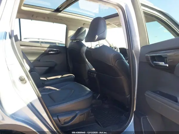 5TDKDRBH6PS003710 2023 TOYOTA HIGHLANDER - Image 8