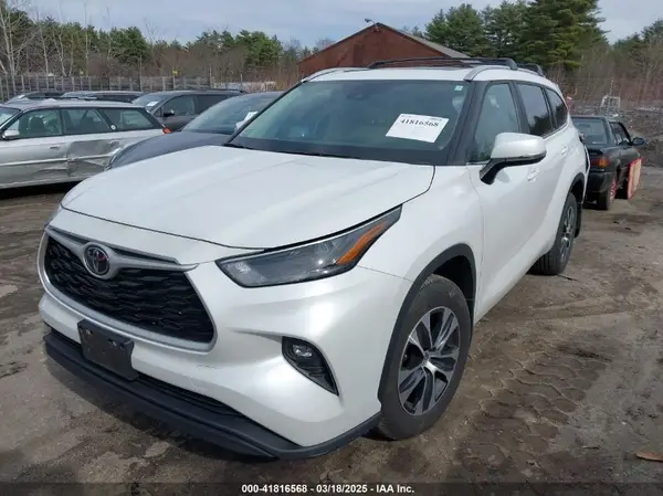 5TDKDRBH6PS010219 2023 TOYOTA HIGHLANDER - Image 2